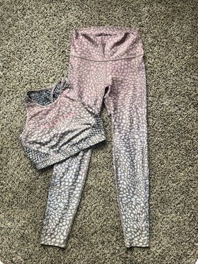 Peloton Pink and Light Gray Ombre Leopard Workout Set - Women’s Medium